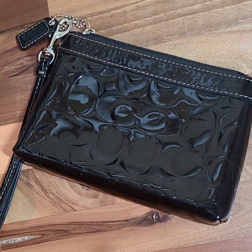 Authentic Coach Black Patent Leather Signature Wristlet